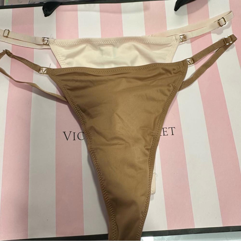 Victoria’s Secret V-String Set